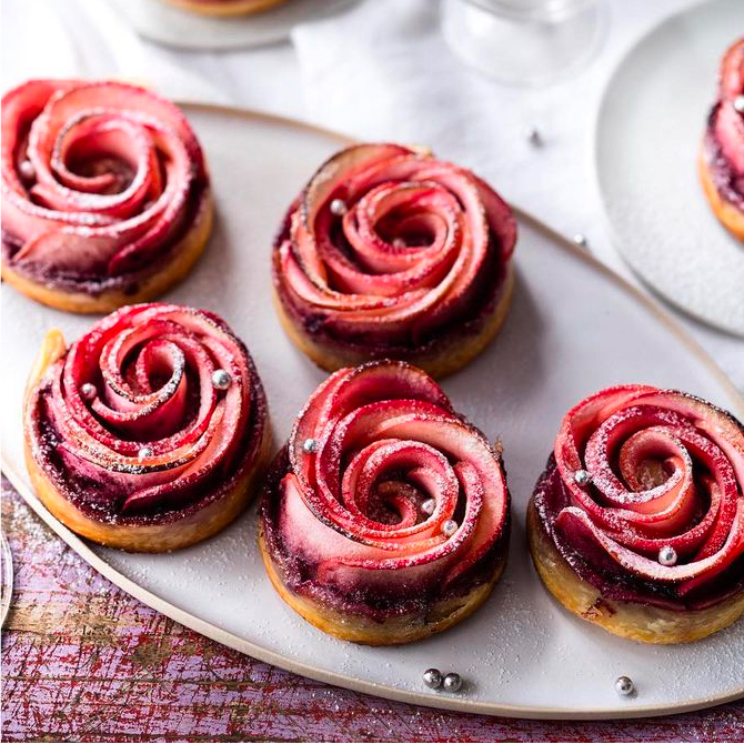 Read more about the article Rosas de hojaldre con manzana