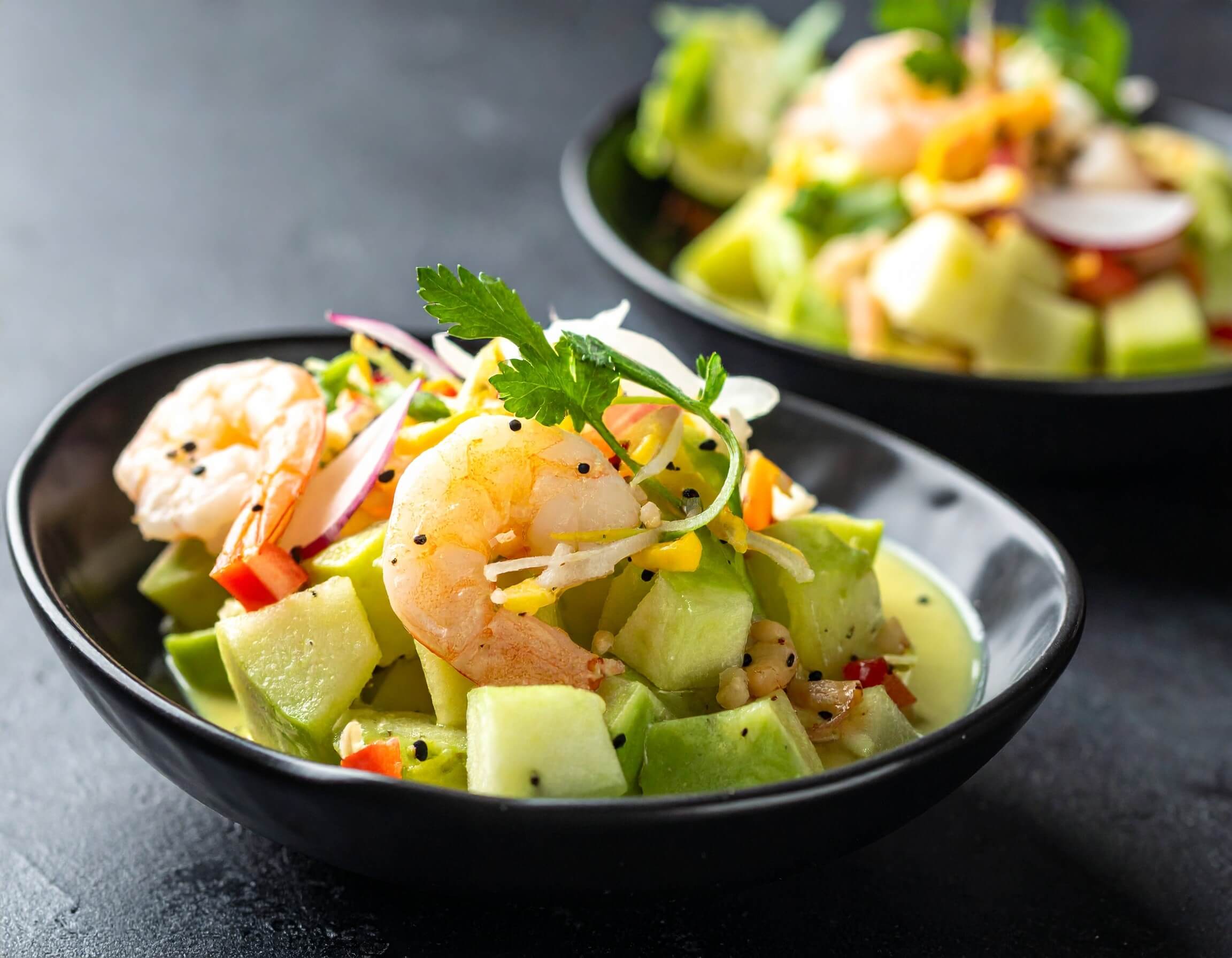 Read more about the article Ceviche de Manzana Verde con Camarones y Leche de Tigre Andina