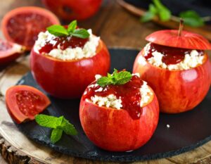 Manzanas Rellenas con Dulce de Guayaba y Queso Fresco