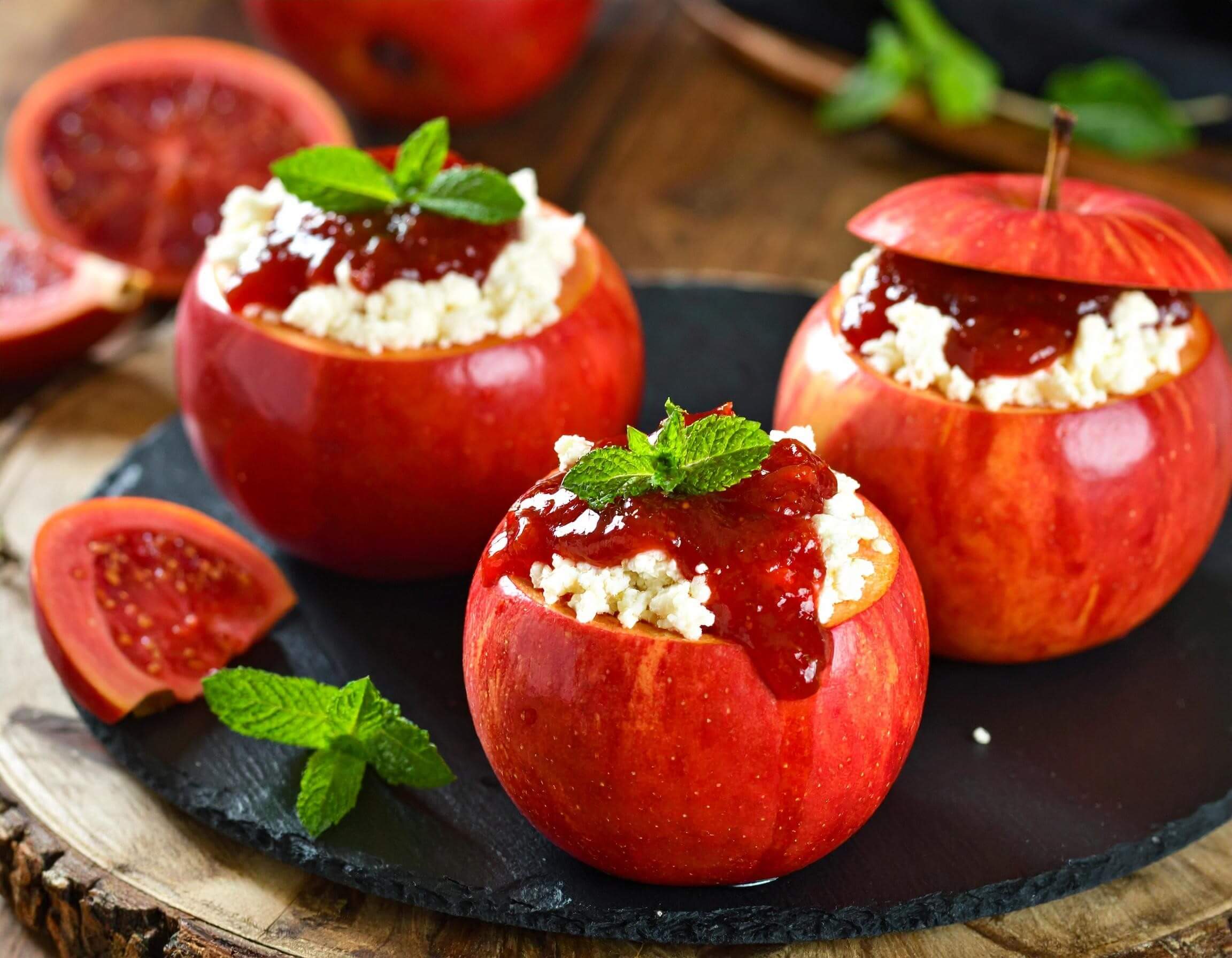 Read more about the article Manzanas Rellenas con Dulce de Guayaba y Queso Fresco